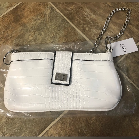 2 WOMENS RUE21 HANDBAGS - Picture 3 of 12